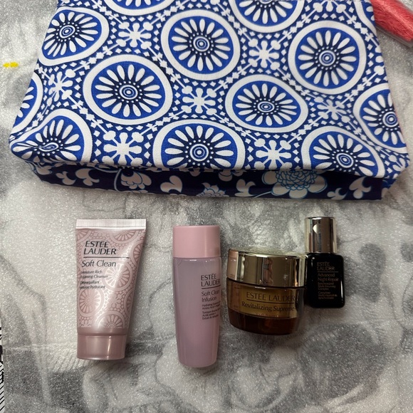 Estee Lauder Other - Estée Lauder Skincare Set with Blue Patterned Bag